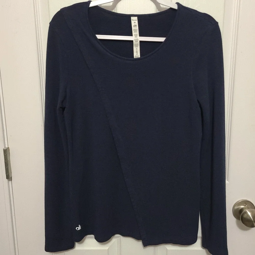 Alo Yoga Long Sleeve Top Womens Medium Navy Blue Wrap Front Scoop Neck